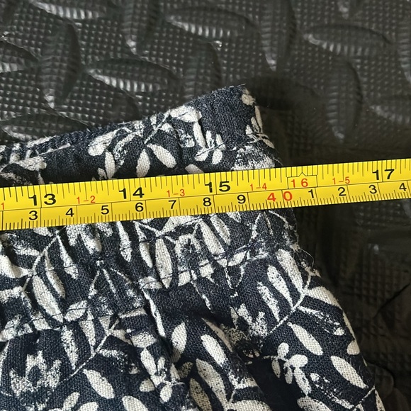 Ann Taylor pull on wide leg pants - Picture 4 of 6